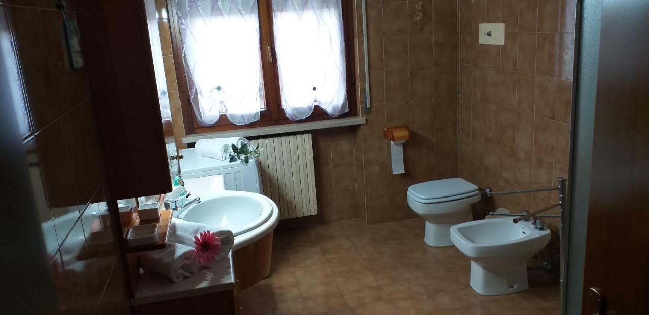 Apartament Casa Vacanze Niko Ap Cir Cni00247 Sirmione Eksteriør bilde