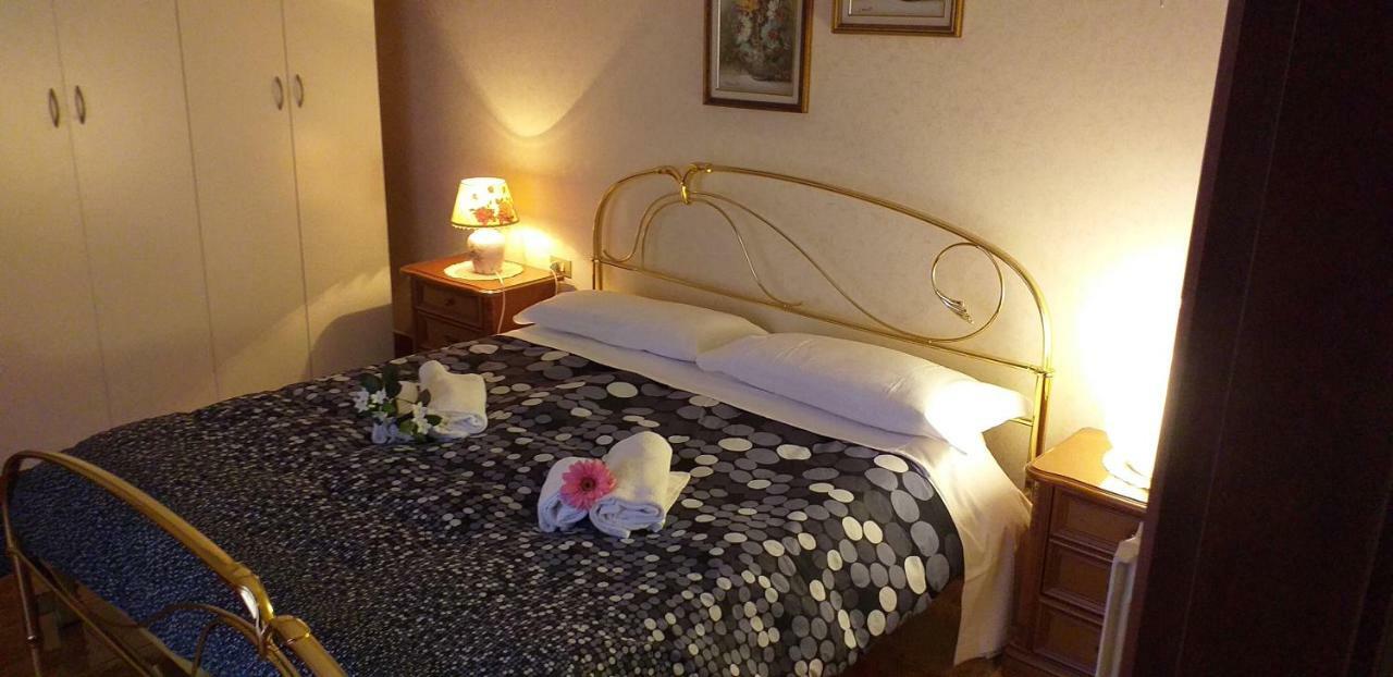 Apartament Casa Vacanze Niko Ap Cir Cni00247 Sirmione Eksteriør bilde
